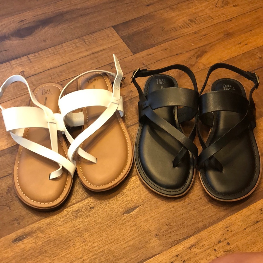 Time and Tru Sandal Bundle